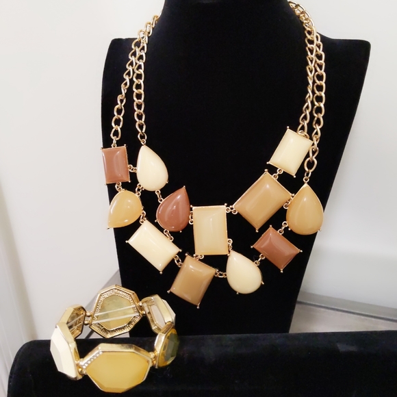 Cream Brown Statement Necklace and Bracelet set - Picture 1 of 12